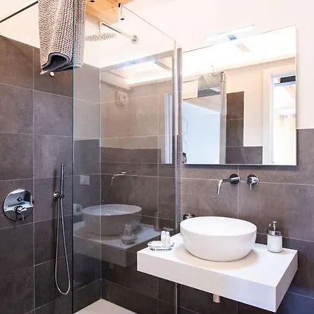 Eos בית חווה לבנטו